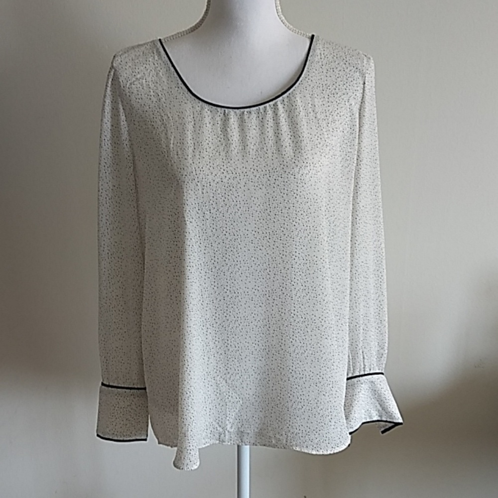 White blouse with black dots and piping NWT